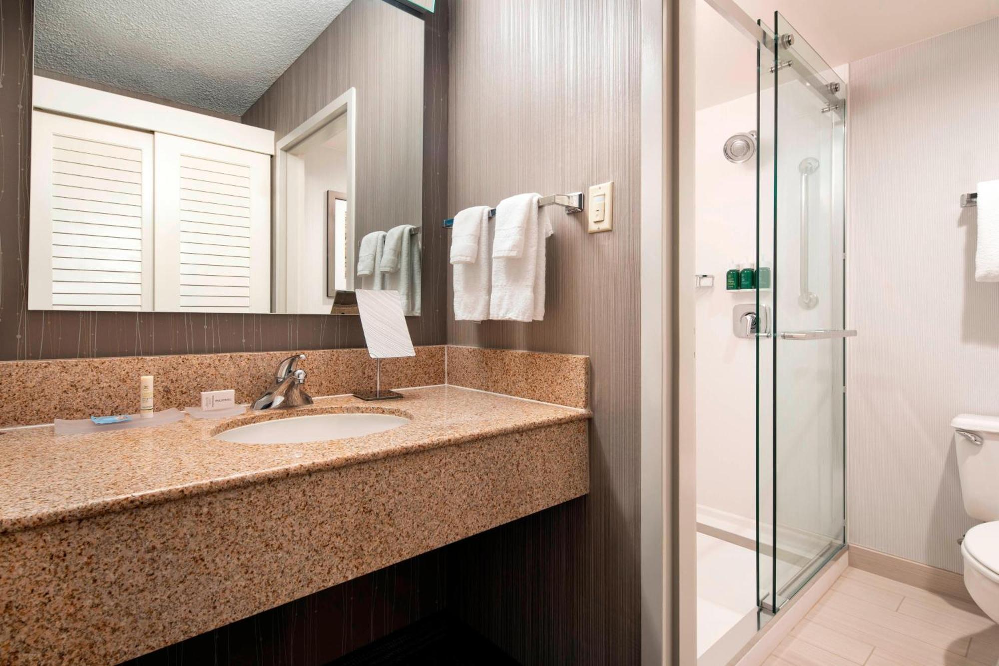 Courtyard By Marriott San Francisco Airport Hotel San Bruno Exterior photo