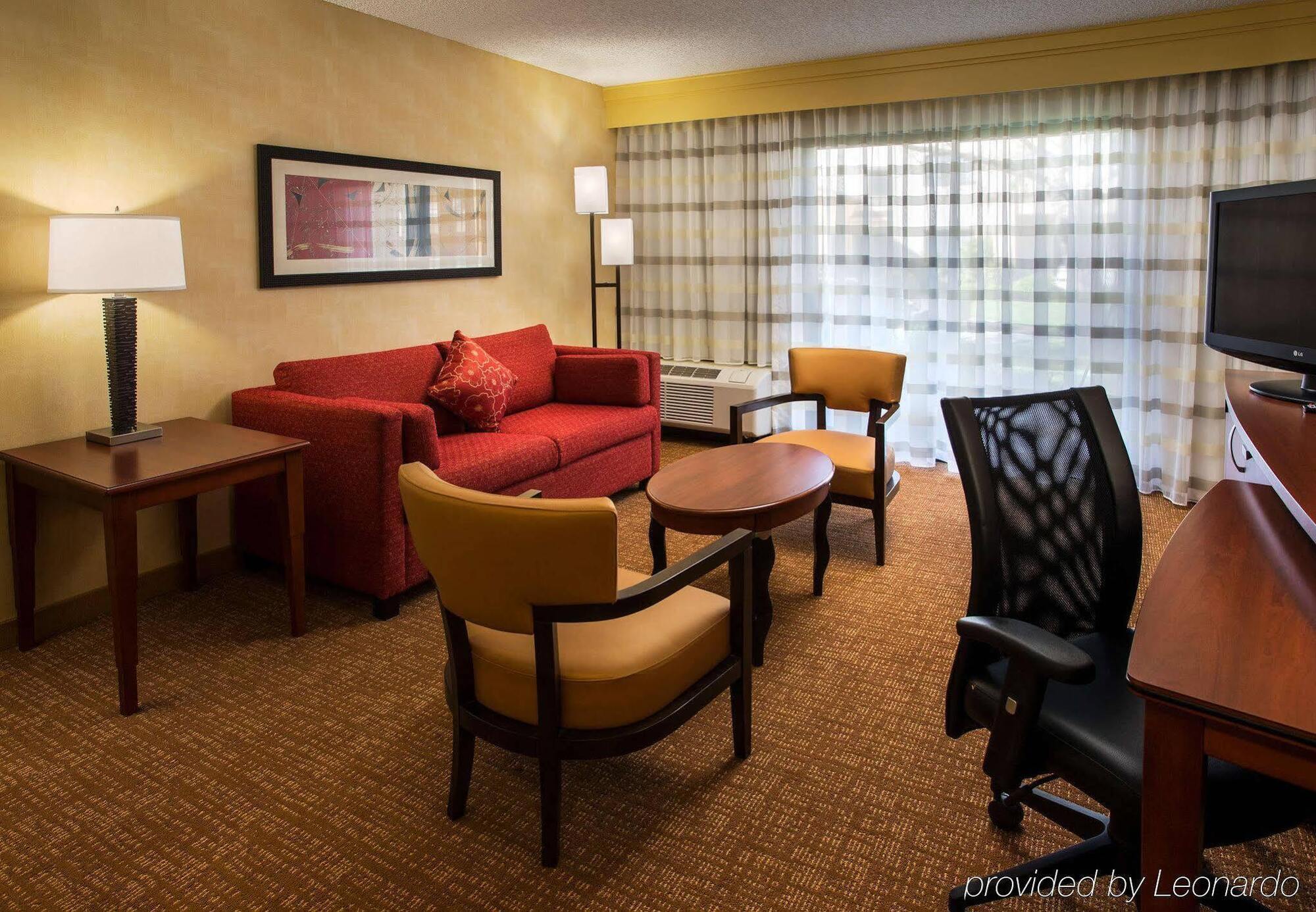 Courtyard By Marriott San Francisco Airport Hotel San Bruno Exterior photo